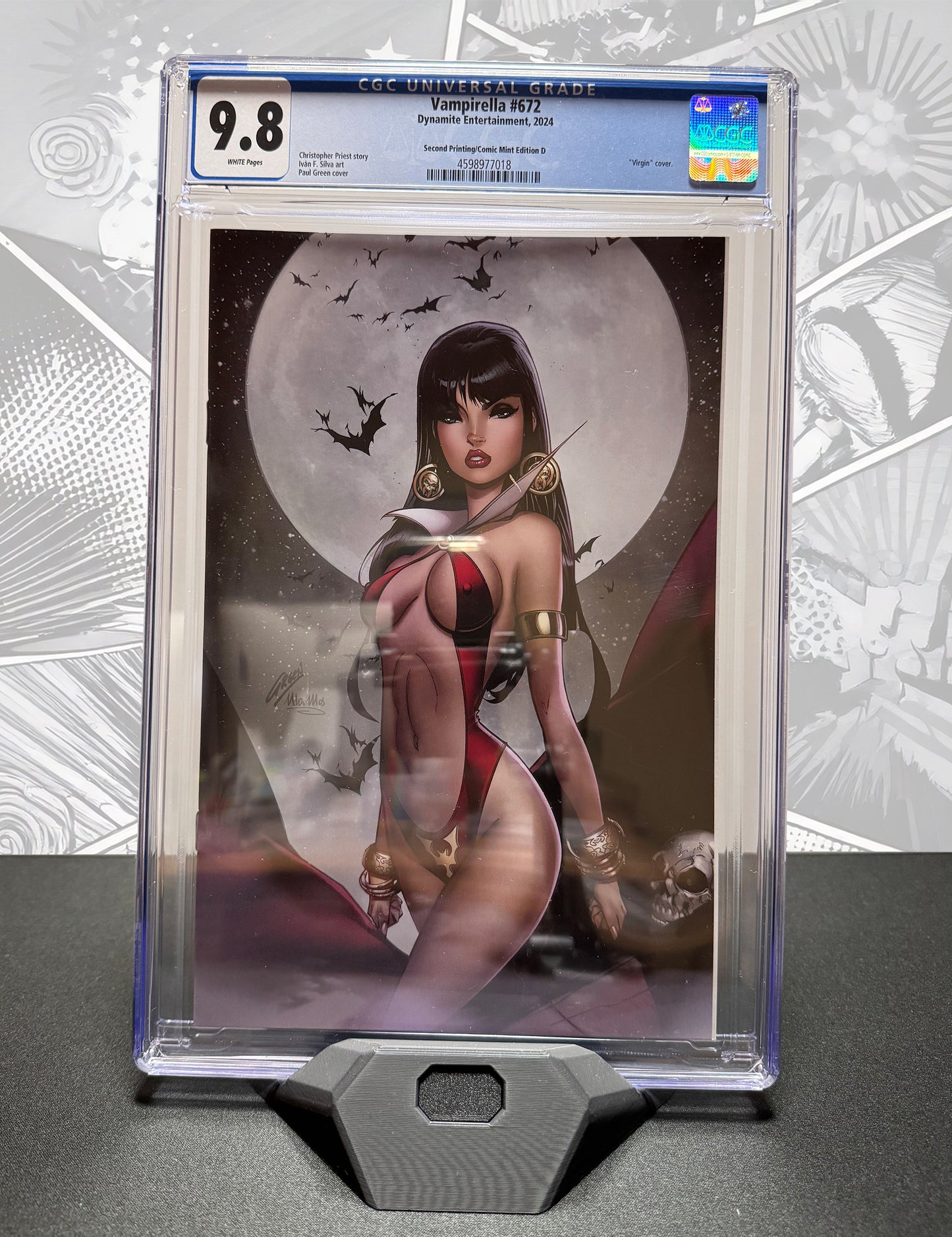 Vampirella #672 - Paul Green Virgin Variant - LTD 300 Ex. - CGC 9.8